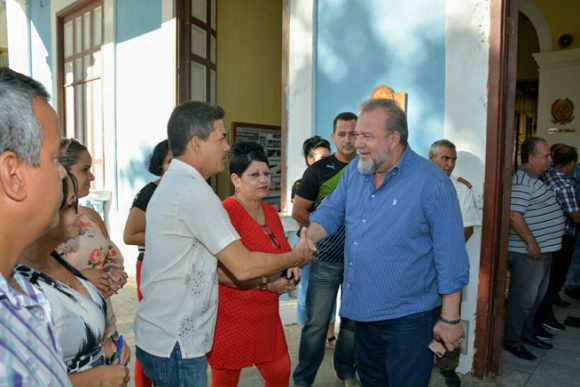Marrero exhortó a la explotación de la rama turística, la producción de alimentos, la pesca, la producción textil y la hechura de tabaco para exportación y consumo nacional. Foto: Juan Pablo Carreras/ACN.