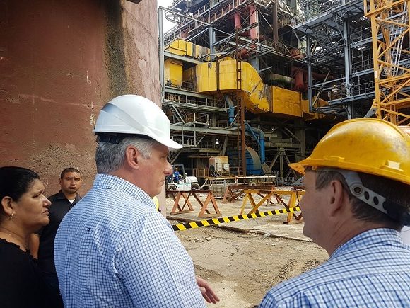 Miguel Díaz-Canel, presidente de la República, y otros miembros del gobierno iniciaron este jueves la segunda visita gubernamental a Artemisa. Foto: Boris Fuentes/Facebook.