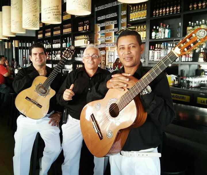 Trío Los Bohemios // Foto tomada del perfil Facebook de Alain