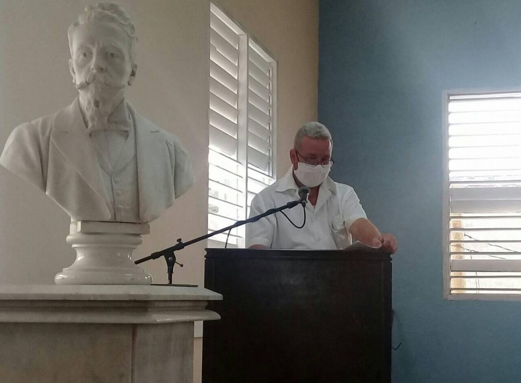 Doctor Carlos Rodríguez Chávez, director de salud pública en Manzanillo // Foto Lilian Salvat