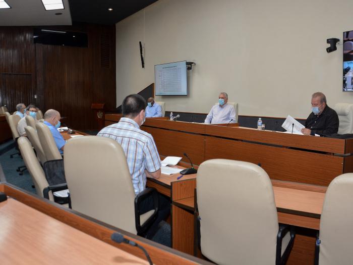 En la reunión se informó que hasta el momento se han enfermado 92 trabajadores de la Salud, entre médicos, enfermeros y técnicos, además de cinco estudiantes de Medicina. Foto: Estudios Revolución