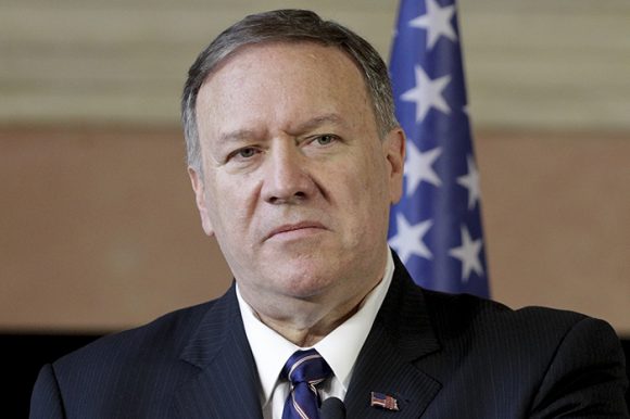 El secretario de Estado norteamericano Mike Pompeo habla con la prensa en Roma, miércoles 2 de octubre de 2019. Foto: AP