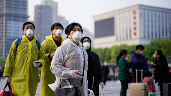 Los habitantes de Wuhan regresan poco a poco a la normalidad luego de una cuarentena estricta de casi 80 días. Foto: Reuters.
