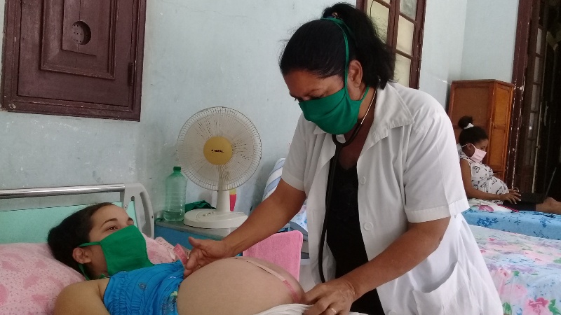 En el hogar materno Rosa Elena Simeón de Manzanillo se brinda mucho amor a todas las futuras madres // Foto Eliexer Pelaez Pacheco