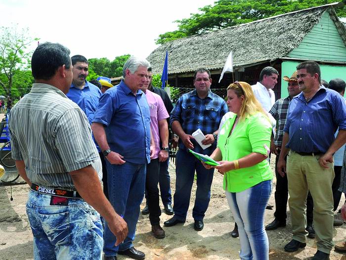 El presidente cubano durante una visita a la provincia Granma. Fotos: Archivo de Radio Rebelde