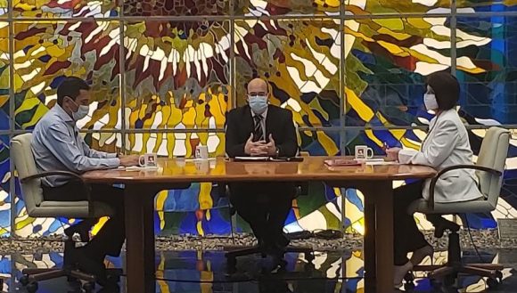 Los ministros de Trabajo y Seguridad Social y el de Transporte comparecen este lunes en la Mesa Redonda para informar sobre la marcha de las acciones en sus organismos para enfrentar la pandemia.