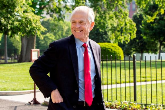Peter Navarro consideró que se había perdido la confianza en los CDC. Foto: EFE