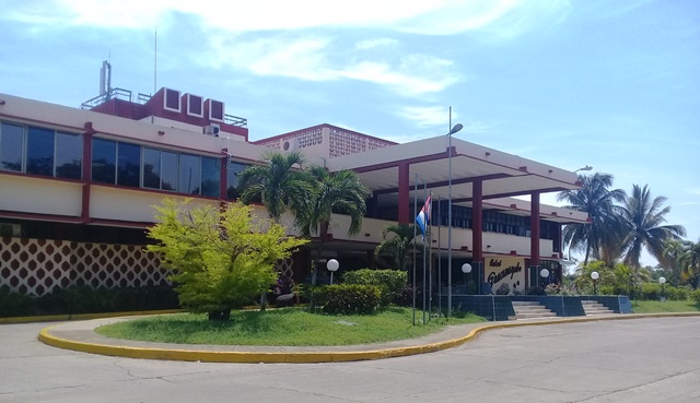 Hotel Guacanayabo, orgullo de los manzanilleros. /Foto Lilian Salvat Romero 