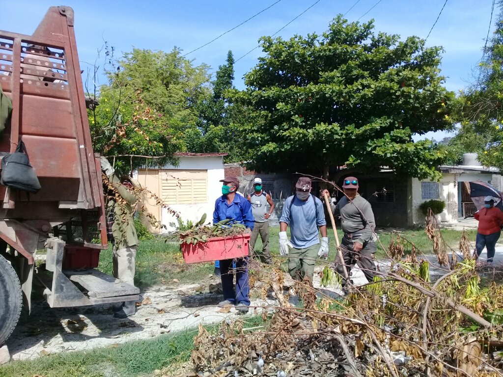 Manzanillo intensifica tareas de higienización para control epidemiológico // Foto Denia Fleitas Rosales 