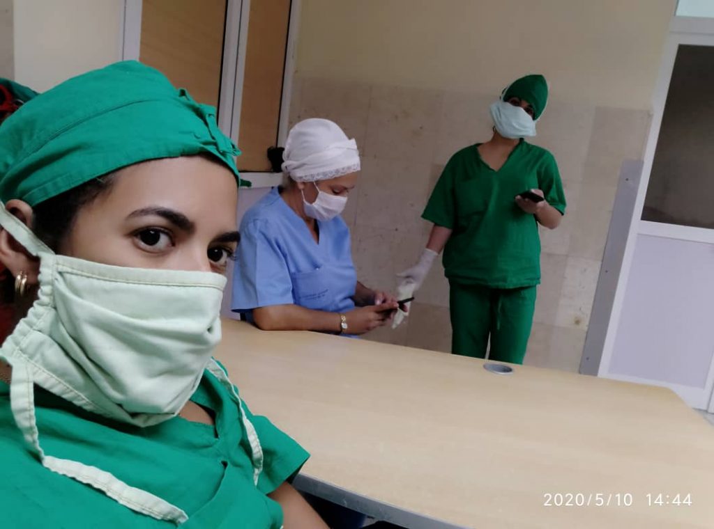 Doctora manzanillera Rosaine Leyanet Ramírez Ricardo, en el cumplimiento del deber frente a la Covid-19 en hospital militar Luis Díaz Sotto de La Habana // Foto Cortesía de la entrevistada