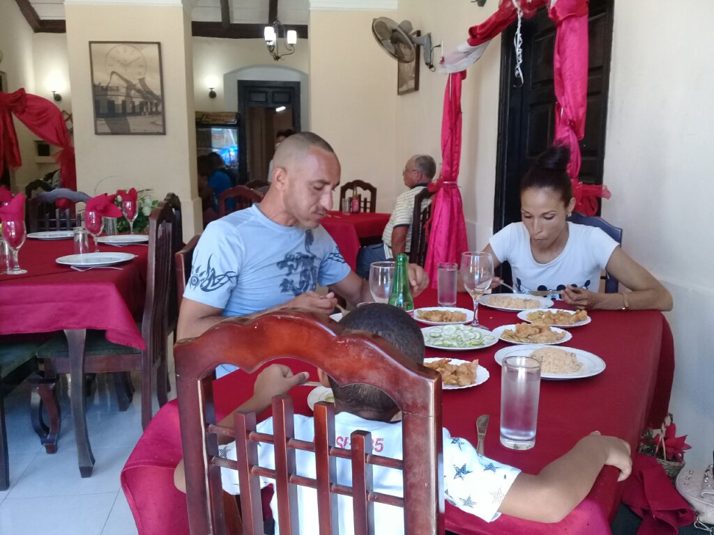 Entre las ofertas del Restaurante 1800 los sabrosos camarones //Foto Denia Fleitas Rosales