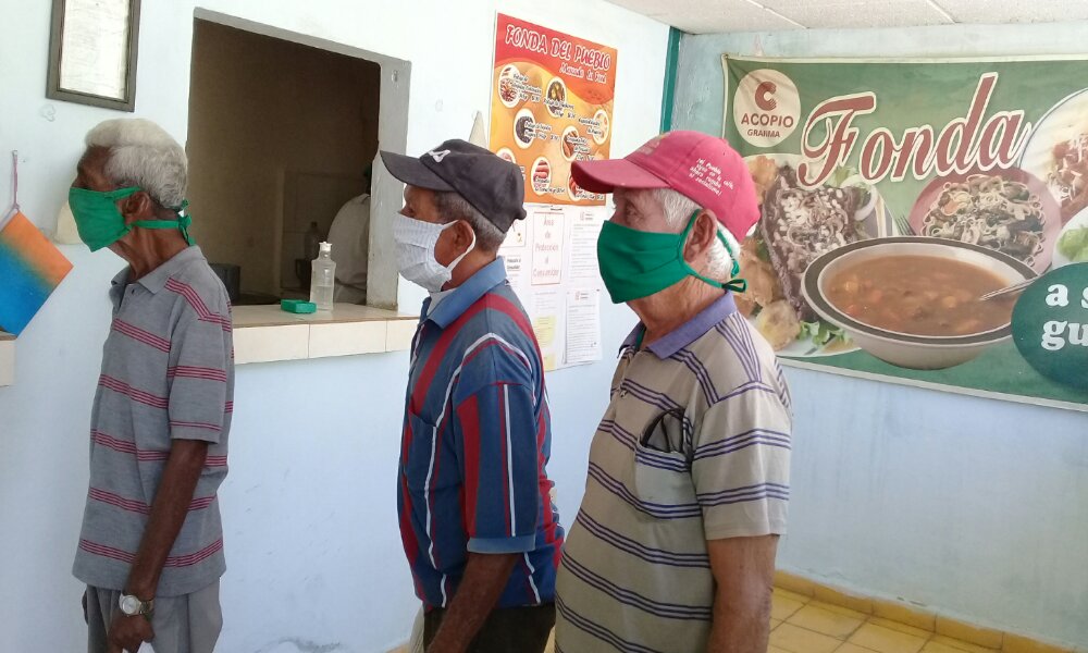 En el mercado agropecuario La Ford tiene aceptación la fonda que allí existe, una de las primeras creadas en Manzanillo //Foto Eliexer Pelaez Pacheco