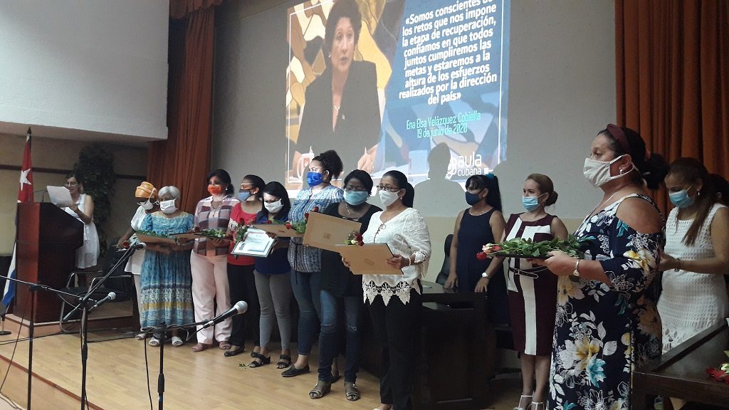 Acto de reconocimiento del Ministerio de Educación por la labor desarrollada durante la pandemia. Fotos de la autora.