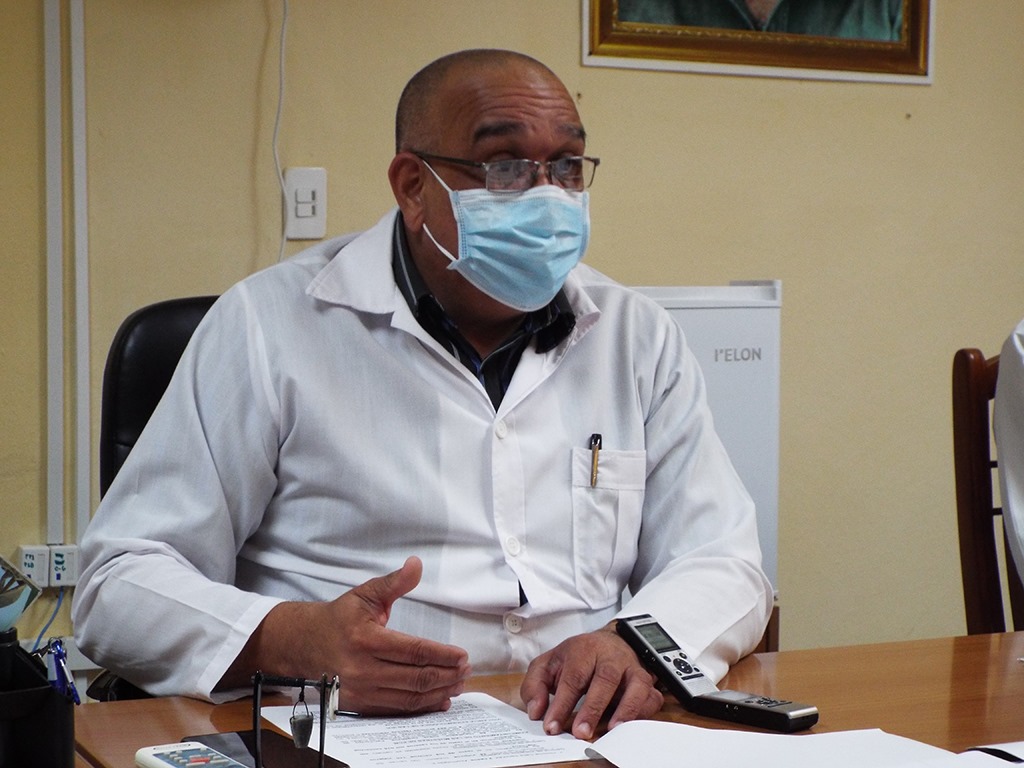Doctor Ciro Braulio Estrada, director del sectorial de Salud en la provincia de Granma// Foto Argelio Pompa/ CNC TV