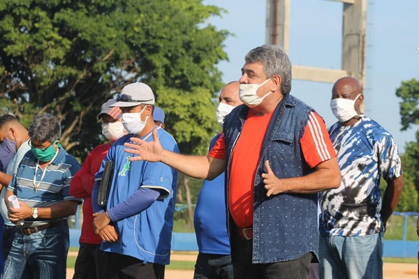 Reynoso compartió con la preselección de Industriales. // Foto Tomada de Tribuna de La Habana