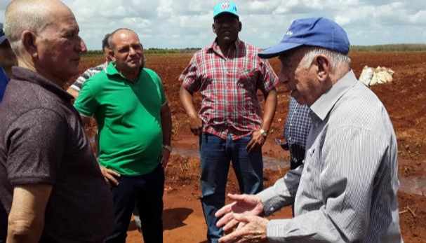 Machado Ventura recalcó el imperativo nacional de diversificar los rubros agropecuarios // Foto Osvaldo Gutiérrez