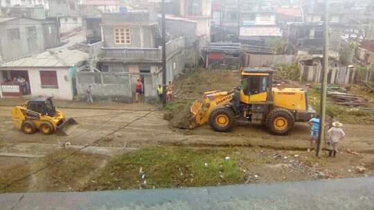 Manos a la recuperación tras impacto de Isaías en extremo oriental cubano// Foto Baracoa TV/ Facebook 