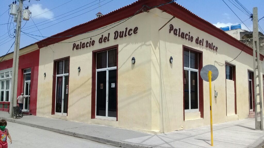 El Palacio del dulce de Manzanillo arribó a su primer aniversario //Foto Eliexer Pelaez Pacheco