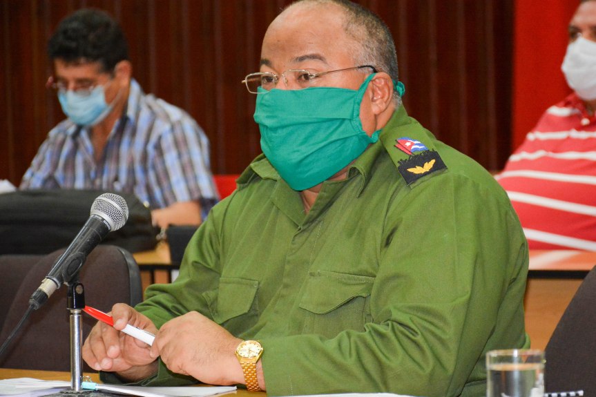 Federico Hernández Hernández, presidente del Consejo de Defensa en Granma e integrante del Comité Central del Partido Comunista de Cuba // Foto CMKX Radio Bayamo