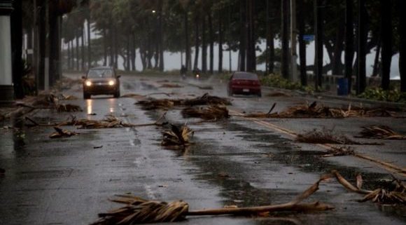 Imagen del temporal Isaías a su paso por la República Dominicana // Foto EFE