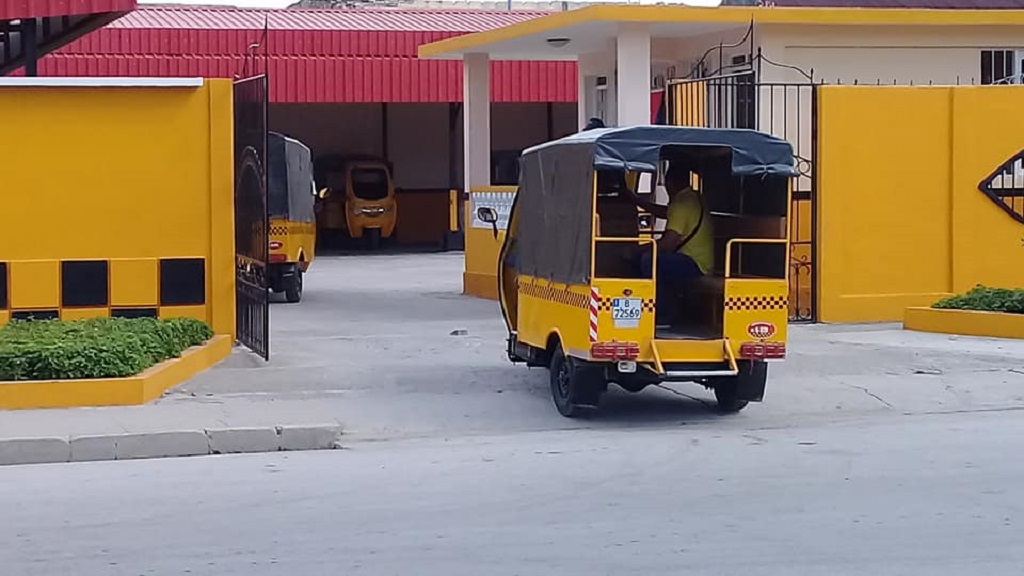 Los trabajadores de TaxiCuba de Manzanillo dedicaron una de sus actividades al Aniversario del 60 de los CDR//Foto Rafael González Castro