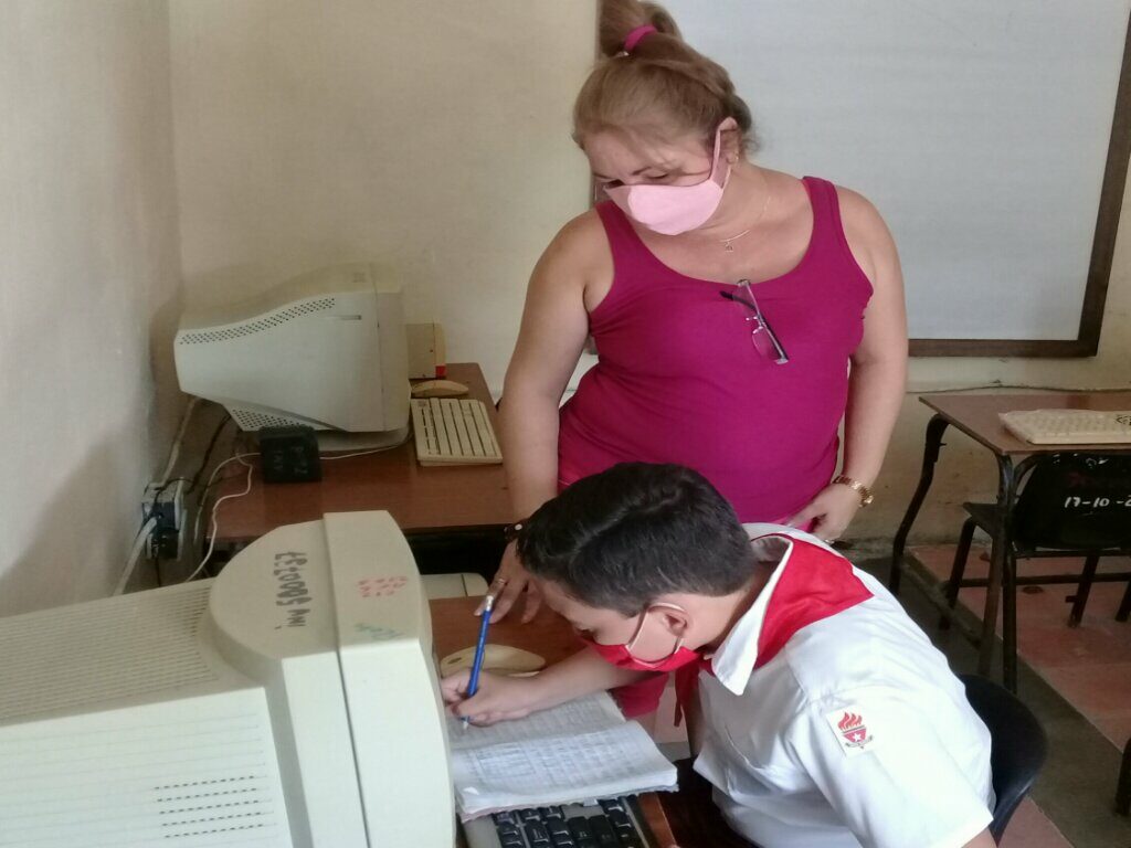 Educar es una fuente de orgullo para está manzanillera // Foto Lilian Salvat Romero 