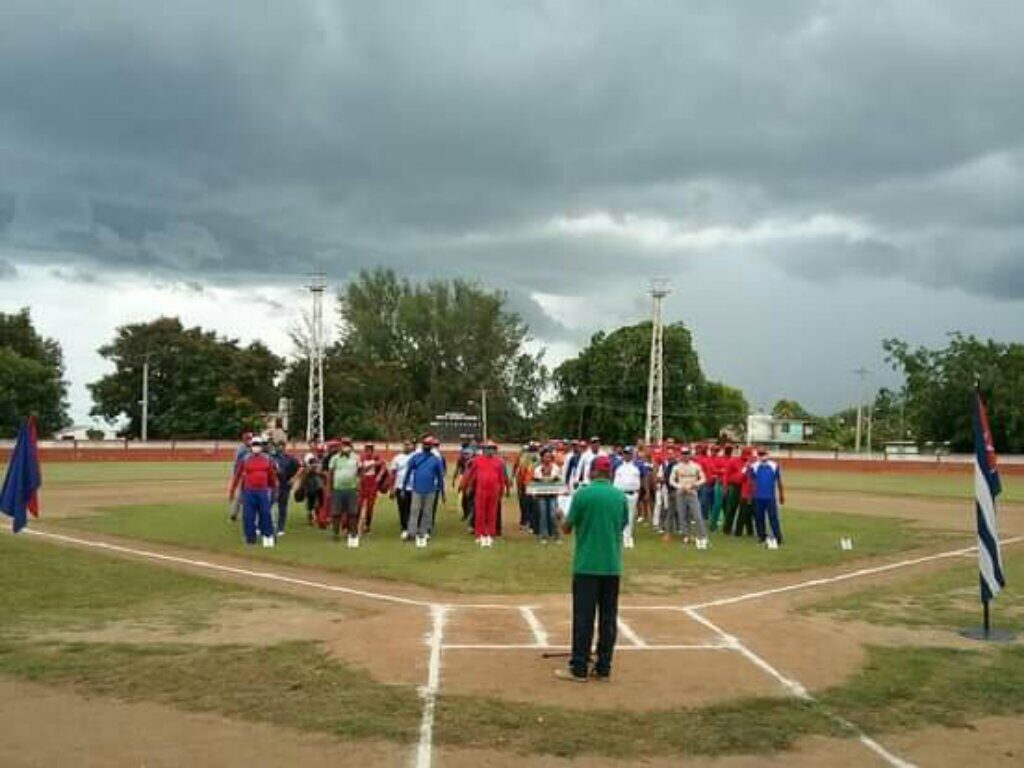 Este sábado se inauguró en el beisbolito de la ciudad la copa de softbol 28 de Septiembre //Foto tomada del perfil de facebook de Yordanis Fonseca León 