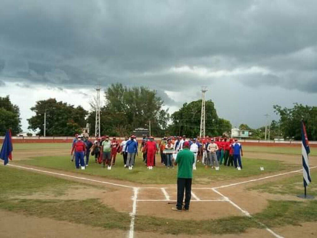 Este sábado se inauguró en el beisbolito de la ciudad la copa de softbol 28 de Septiembre //Foto tomada del perfil de facebook de Yordanis Fonseca León