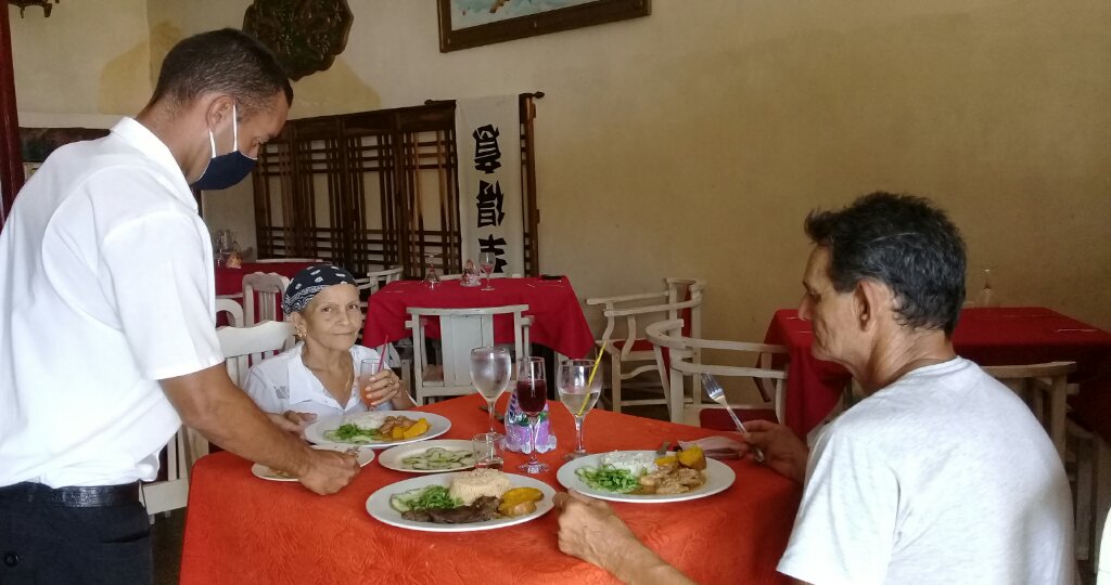 En el mismo centro de Manzanillo se encuentra el restaurante Yang Tze //Foto Eliexer Pelaez Pacheco