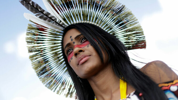 En su Día Internacional, la ONU destaca la importancia de la mujer indígena en la reivindicación de sus comunidades.// Foto TeleSur 