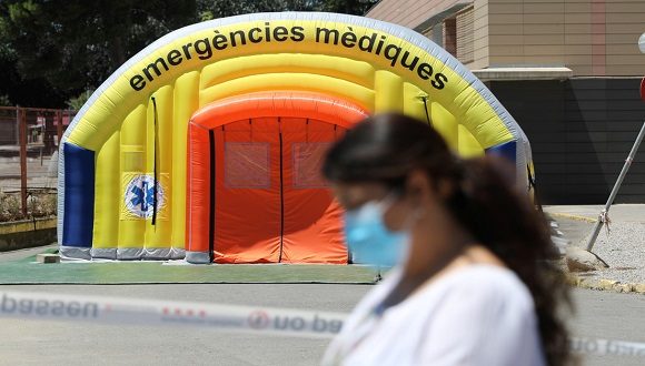 Hospital de campaña frente al hospital Arnau de Vilanova. Lleida, España, 4 de julio de 2020. // Foto: Reuters
