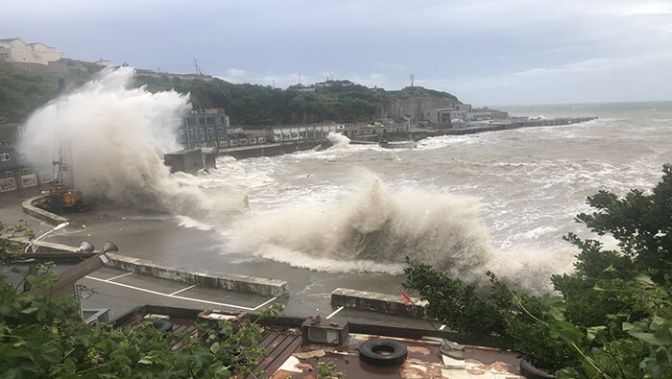 El servicio meteorológico de Japón estima que Haishen podría convertirse en uno de los peores tifones en afectar al archipiélago en décadas.// Foto Xinhua