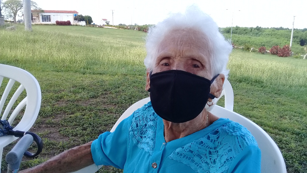 Nuvia Arévalo Sánchez tiene 101 y cautiva a todos con amor //Foto Eliexer Pelaez Pacheco