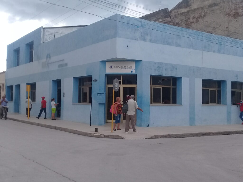 Oficina de correos de Manzanillo // Foto Lilian Salvat