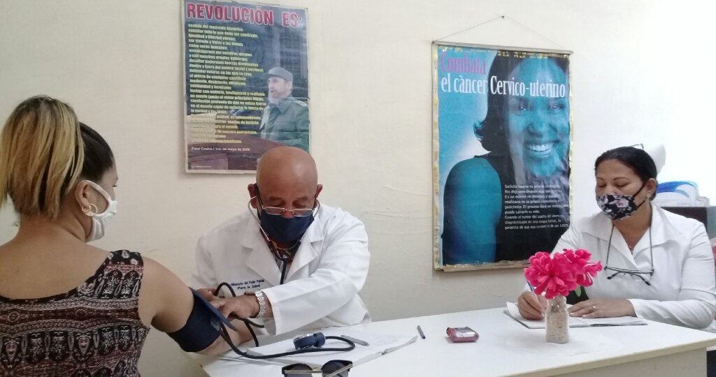 El Dr. César es fundador del Contingente Internacional y un apasionado por la medicina  //Foto Eliexer Pelaez Pacheco