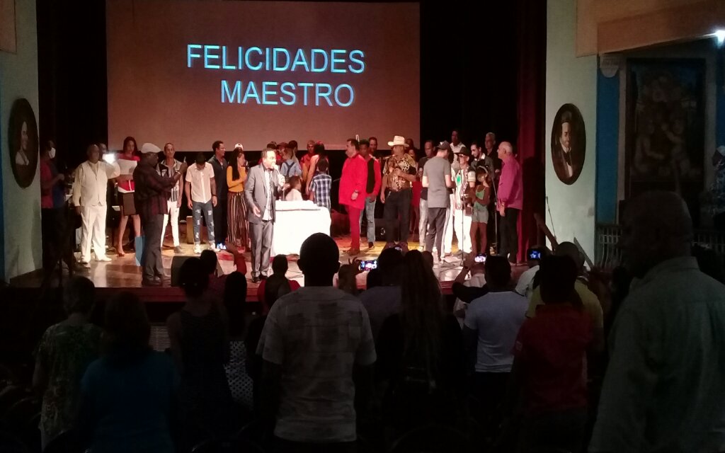 El aniversario 27 de la banda de Cándido Fabré Fabré se festejó con una gala en el Teatro Manzanillo //Foto Eliexer Pelaez Pacheco
