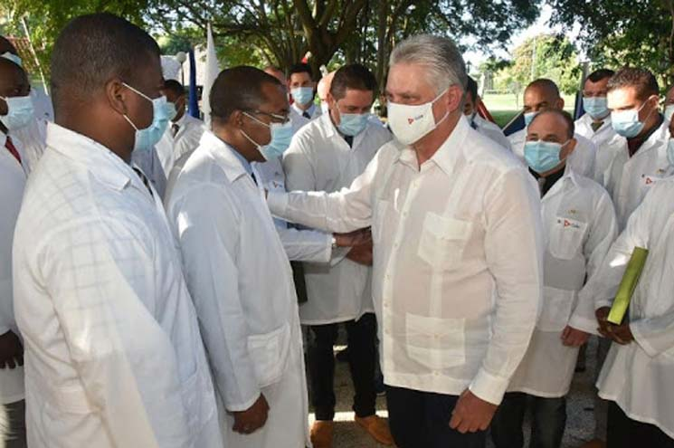 La labor de los profesionales cubanos de la Salud es reconocida internacionalmente,
y especialmente por las poblaciones beneficiadas. (Foto:PL)