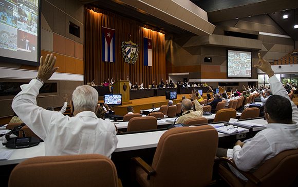 Los diputados cubanos aprueban cuatro leyes// Foto Irene Pérez/ Cubadebate