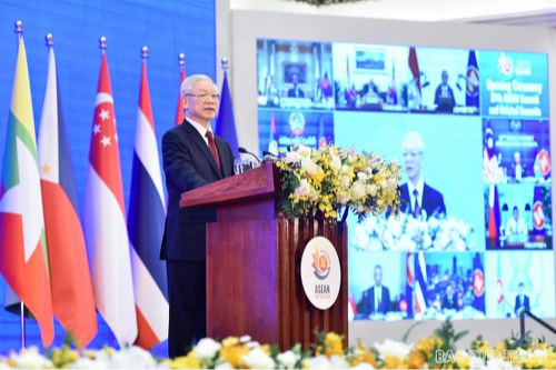 El máximo líder vietnamita, Nguyen Phu Trong, interviene en la reunión. // Foto baoquocte.vn