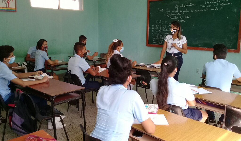 Muchas son las razones que tienen los jóvenes cubanos, en especial los manzanilleros, para festejar el Día Internacional de los estudiantes.
Este año la celebración será diferente por la COVID-19 //Foto Eliexer Pelaez Pacheco
