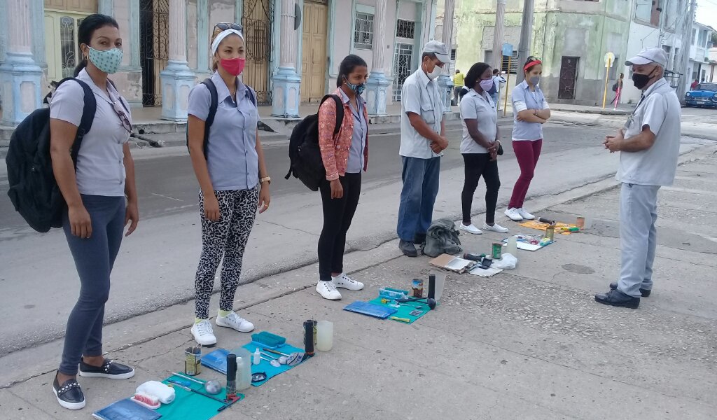 Todas las mañanas los grupos de lucha antivectorial del municipio se preparan para comenzar las acciones de combate contra el mosquito Aedes Aegypti //Foto Eliexer Pelaez Pacheco