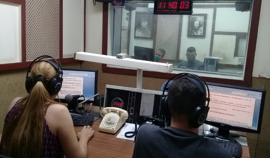 De lunes a sábado a las 11 y 40 minutos de la mañana sale al aire por Radio Granma el noticiero Granma en la noticia  //Foto Eliexer Pelaez Pacheco 