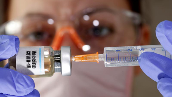 Varios países han aprobado de emergencia el uso de vacunas. Foto: Reuters.