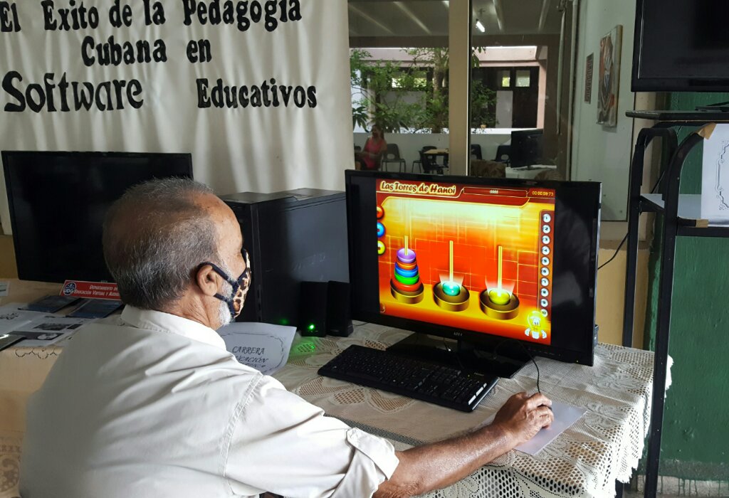 En el campus Blas Roca Calderío de la Universidad de Granma se celebró el Día de la Ciencia cubana //Foto cortesía de Alina González Menéndez 