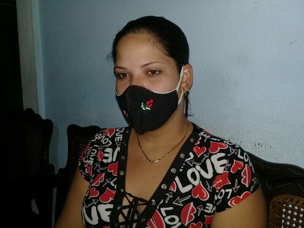 La joven manzanillera Yasmín Ramírez Barbán es una de los más de 500 manzanilleros ubicados laboralmente desde el comienzo de la Tarea Ordenamiento // Foto Denia Fleitas Rosales