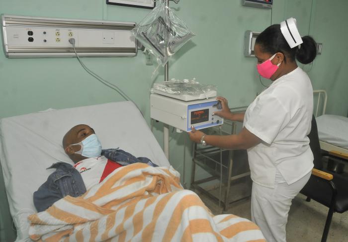  El incremento de las terapias sustitutivas pudieran ser consecuencias de las enfermedades nefrológicas generadas por la COVID-19. Foto: Ismael Batista Ramírez 