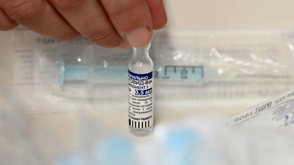 Una dosis de la vacuna Sputnik VFoto: Juan Mabromata / AFP
