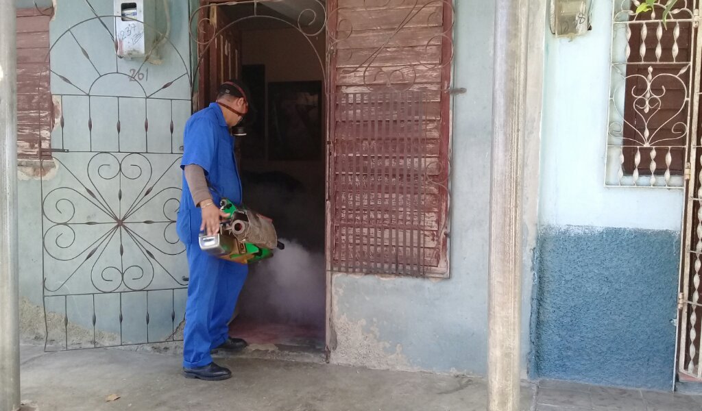 En el combate contra el Aedes Aegypti es esencial el apoyo de todos //Foto Eliexer Pelaez Pacheco