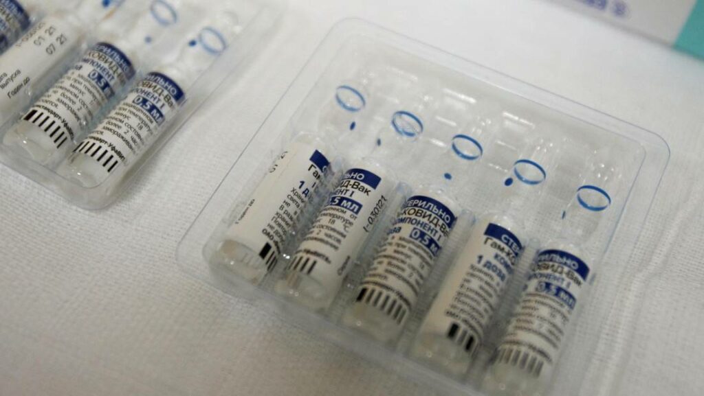 Dosis de la vacuna Sputnik VFoto: Stevo Vasiljevic / Reuters