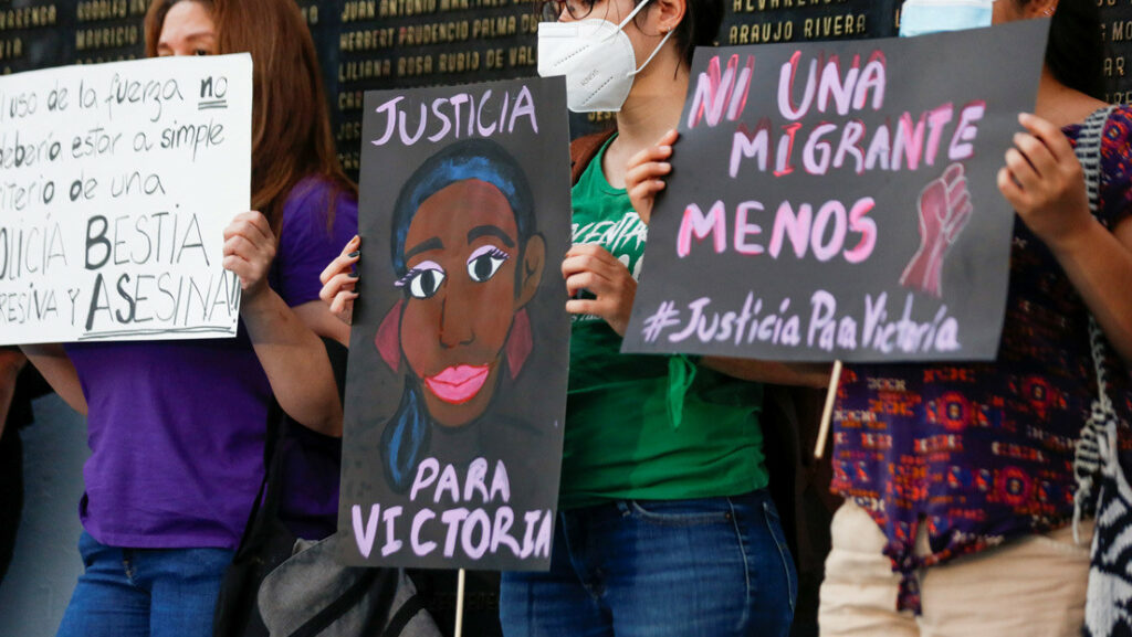 Mujeres protestan contra el asesinato de Victoria Salazar Arriaza por parte de la policía mexicana. 29 de marzo de 2021.José Cabezas / Reuters